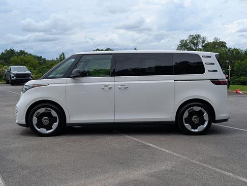 Candy White 2025 Volkswagen ID. Buzz Pro S