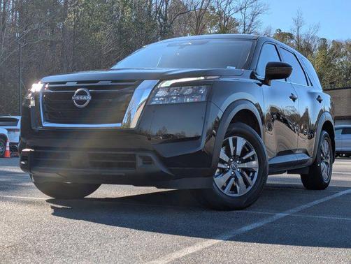 2025 Nissan Pathfinder S FWD