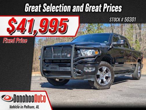 Diamond Black Crystal Pearlcoat 2024 RAM 1500 Big Horn/Lone Star