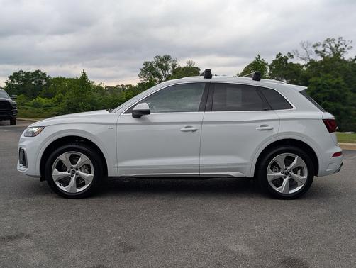 Glacier White Metallic 2022 Audi Q5 45 S line Premium Plus