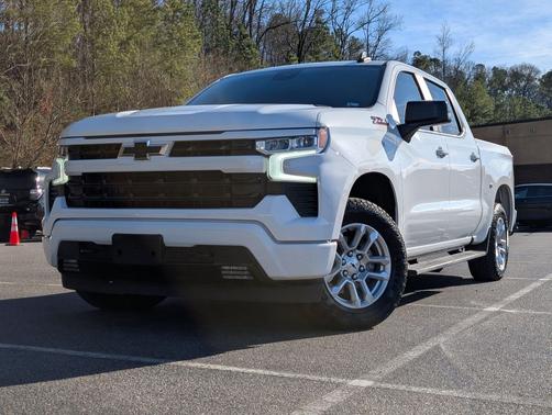 Summit White 2022 Chevrolet Silverado 1500 RST