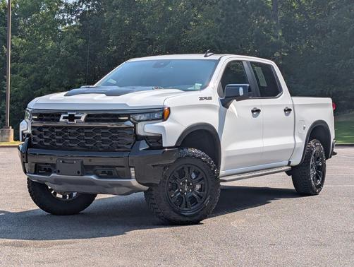 Summit White 2025 Chevrolet Silverado 1500 ZR2