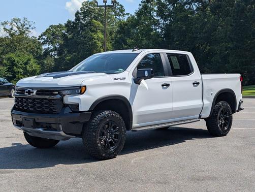 Summit White 2025 Chevrolet Silverado 1500 ZR2