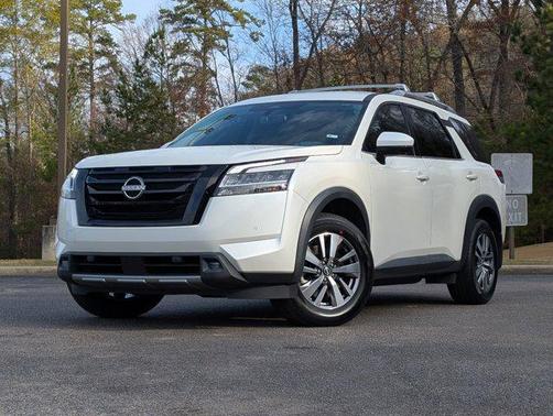 2022 Nissan Pathfinder SL 4WD