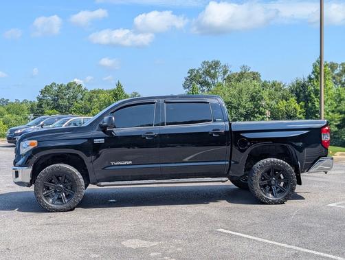 Black 2016 Toyota Tundra SR5