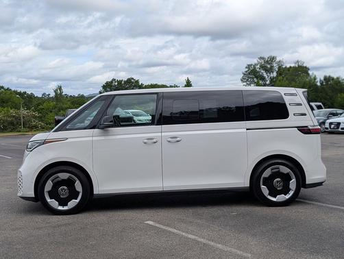 Candy White 2025 Volkswagen ID. Buzz Pro S