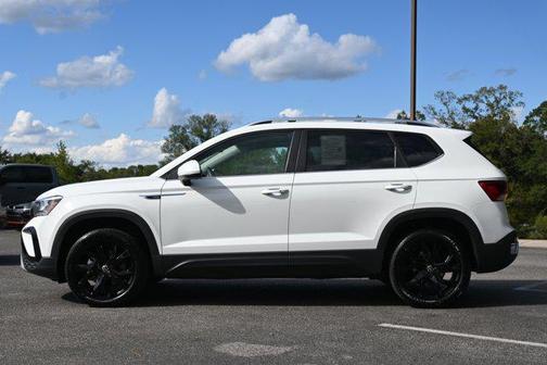 2024 Volkswagen Taos 1.5T SE