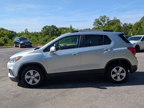 Silver Ice Metallic 2019 Chevrolet Trax LT