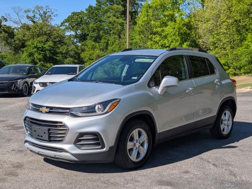 Silver Ice Metallic 2019 Chevrolet Trax LT
