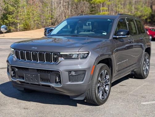 Baltic Gray Metallic Clearcoat 2022 Jeep Grand Cherokee Overland