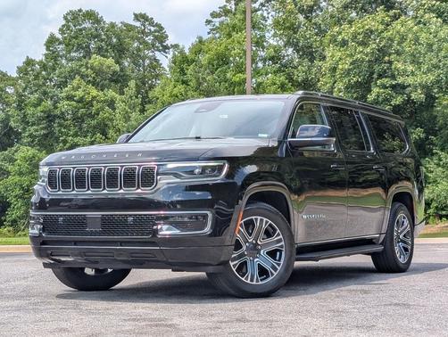 Diamond Black Crystal Pearlcoat 2024 Jeep Wagoneer L 4x2