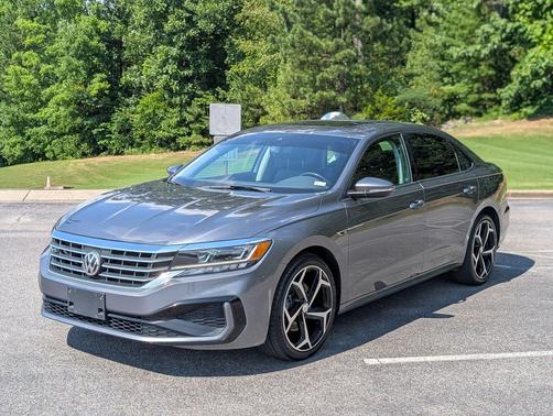 Platinum Gray Metallic 2020 Volkswagen Passat 2.0T R-Line