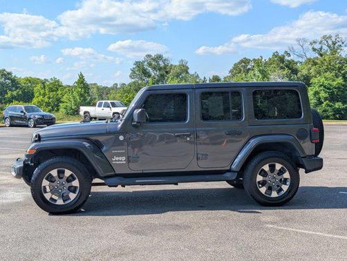 Granite Crystal Metallic Clearcoat 2018 Jeep Wrangler Unlimited Sahara