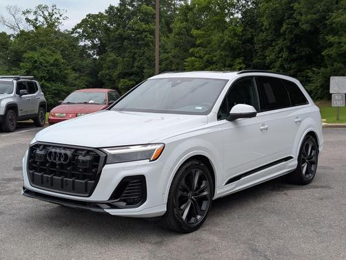 Glacier White Metallic 2025 Audi Q7 55 Premium Plus