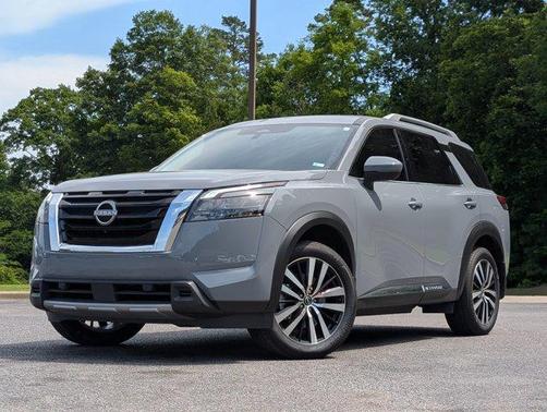 Boulder Gray Pearl 2025 Nissan Pathfinder Platinum FWD