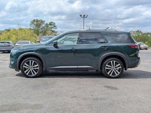 2024 Nissan Pathfinder Platinum FWD