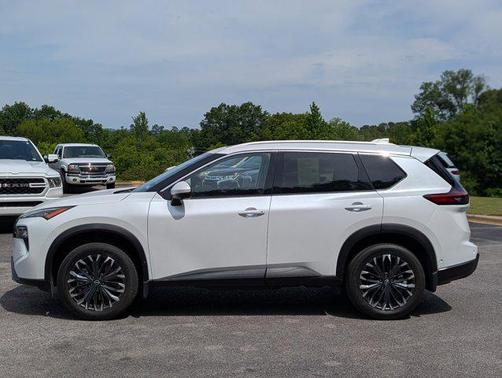 Everest White Pearl 2025 Nissan Rogue SL