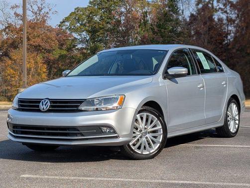 2015 Volkswagen Jetta Auto SE w/Connectivity/Navigation