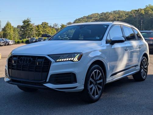 Glacier White Metallic 2023 Audi Q7 45 Premium Plus