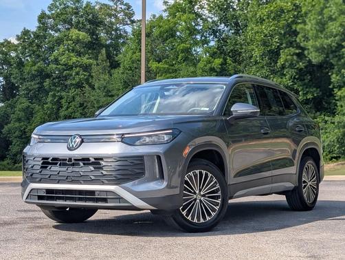 Platinum Gray Metallic 2025 Volkswagen Tiguan 2.0T S