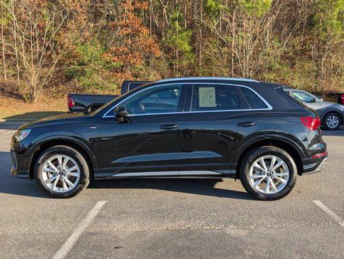 2025 Audi Q3 Premium 45 TFSI S line quattro Tiptronic