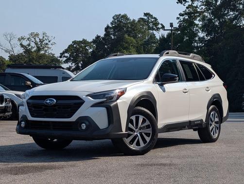Crystal White Pearl 2025 Subaru Outback Premium