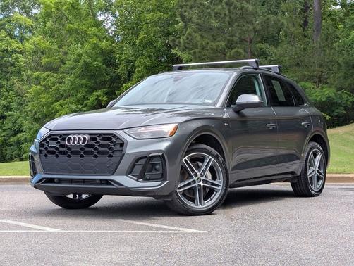 Daytona Gray Pearl Effect 2023 Audi Q5 55 S line Premium Plus