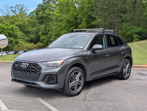 Daytona Gray Pearl Effect 2023 Audi Q5 55 S line Premium Plus