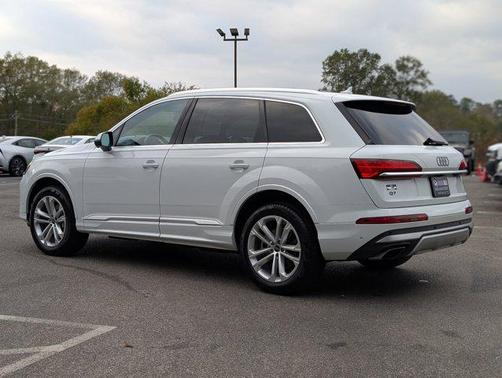 2025 Audi Q7 45 Premium