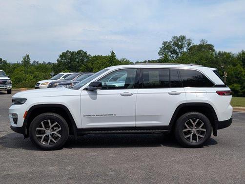 Bright White Clearcoat 2024 Jeep Grand Cherokee Limited