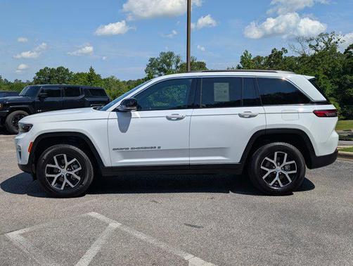Bright White Clearcoat 2024 Jeep Grand Cherokee Limited