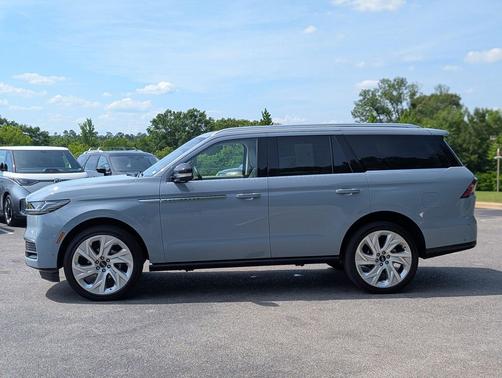 GRAY MIST METALLIC TRI-COAT 2025 Lincoln Navigator Reserve