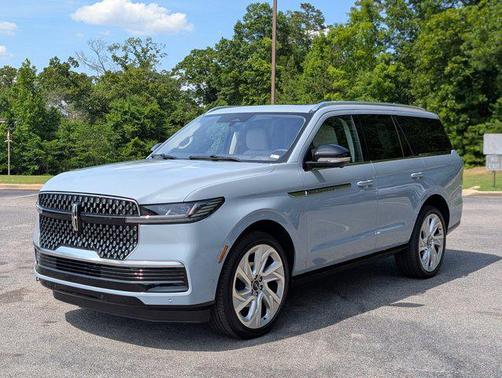 GRAY MIST METALLIC TRI-COAT 2025 Lincoln Navigator Reserve
