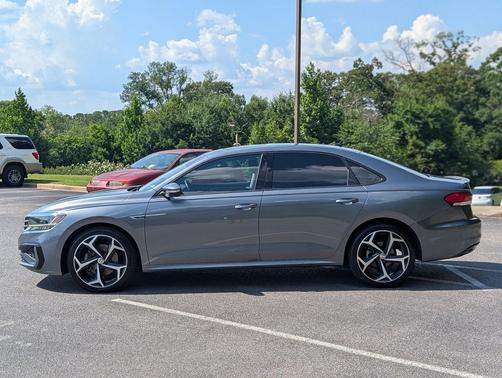 Platinum Gray Metallic 2020 Volkswagen Passat 2.0T R-Line