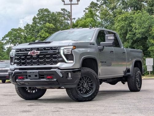Sterling Gray Metallic 2025 Chevrolet Silverado 2500 4WD Crew Cab Standard Bed ZR2
