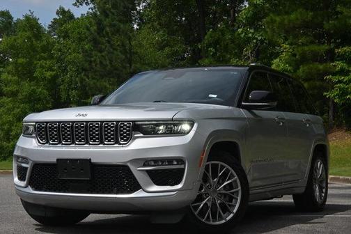 2022 Jeep Grand Cherokee Summit