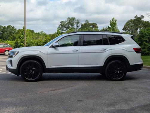 opal white pearl 2026 Volkswagen Atlas 2.0T SE w/Technology