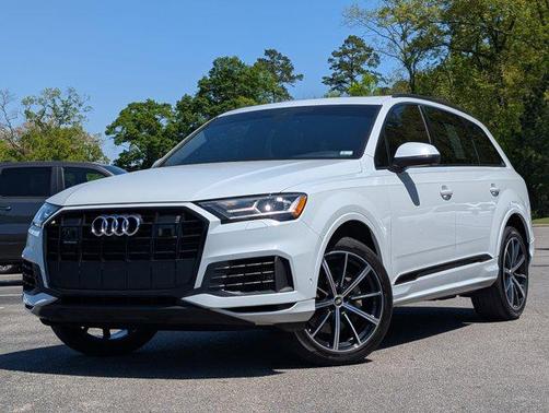 Carrara White 2022 Audi Q7 55 Premium Plus