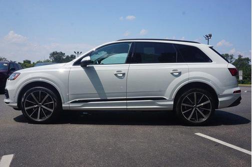 Carrara White 2022 Audi Q7 55 Premium Plus