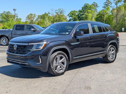 Deep Black Pearl 2024 Volkswagen Atlas Cross Sport 2.0T SEL