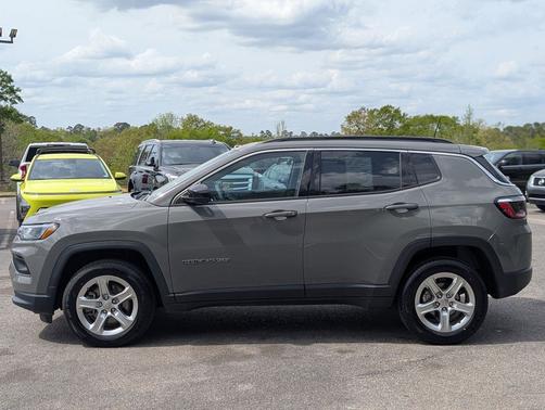 Sting-Gray Clearcoat 2023 Jeep Compass Latitude