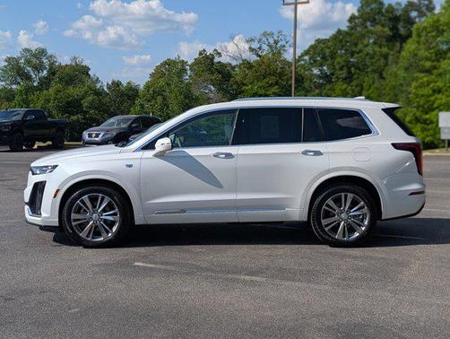 Crystal White Tricoat 2025 Cadillac XT6 Premium Luxury FWD