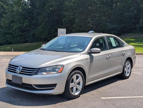 Silver 2014 Volkswagen Passat 1.8T S