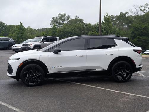 Summit White 2024 Chevrolet Equinox EV RS