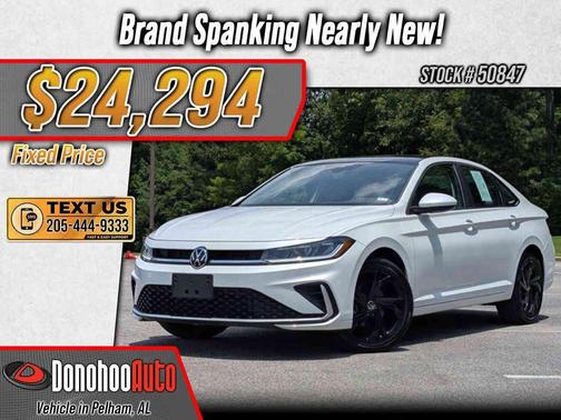 Opal White Pearl 2025 Volkswagen Jetta 1.5T SE