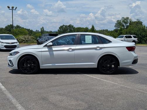 Opal White Pearl 2025 Volkswagen Jetta 1.5T SE