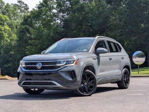 Platinum Gray Metallic 2022 Volkswagen Taos 1.5T SEL