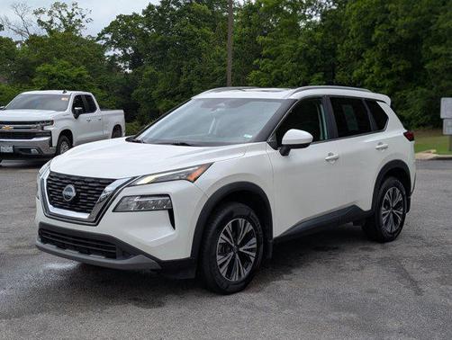 Pearl White Tricoat 2023 Nissan Rogue SV