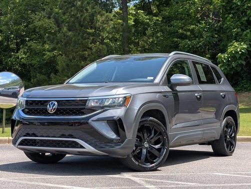 Platinum Gray Metallic 2023 Volkswagen Taos 1.5T SE