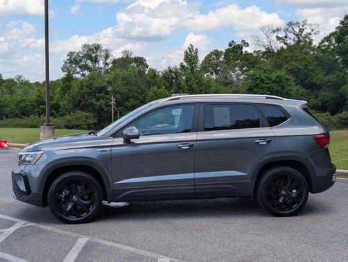 Platinum Gray Metallic 2023 Volkswagen Taos 1.5T SE